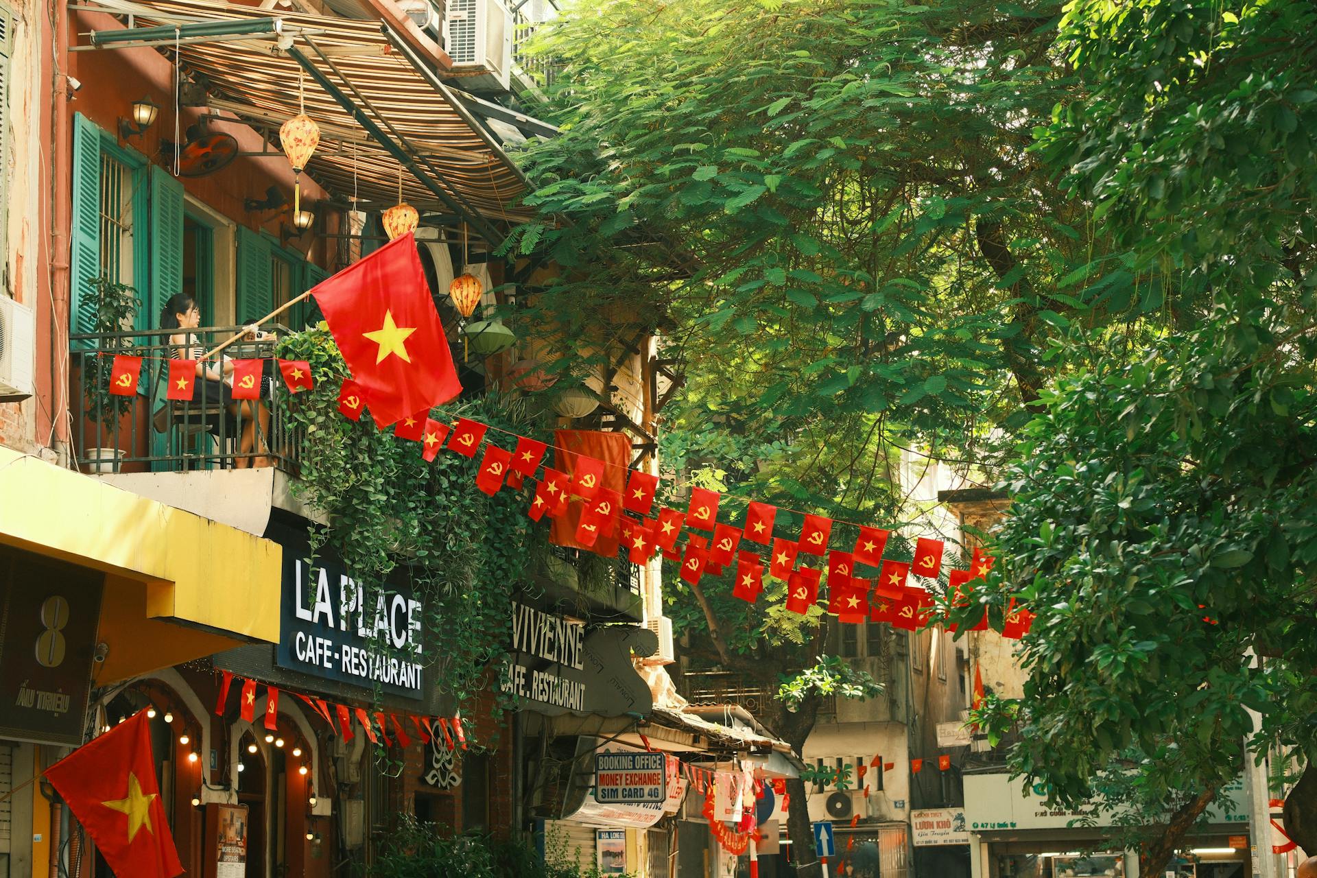 Ban Công Có Phải Chống Thấm Không